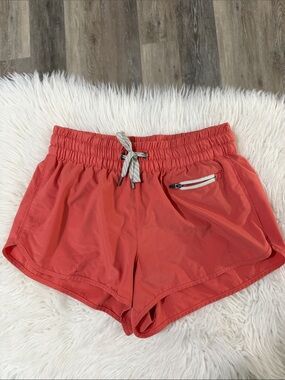 Vuori Coral Elastic Waist Athletic Shorts